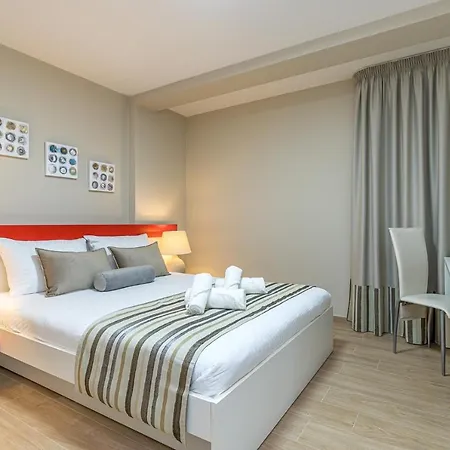 Complex Irena With Pool