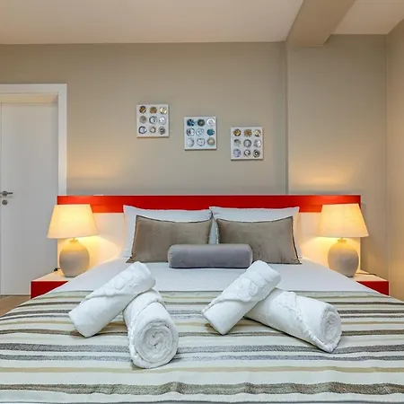 Complex Irena With Pool 게스트하우스