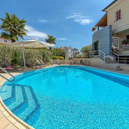 Complex Irena With Pool Penzion 4*