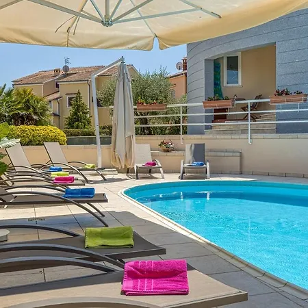 Complex Irena With Pool Pensjonat