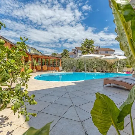Complex Irena With Pool Penzion 4*