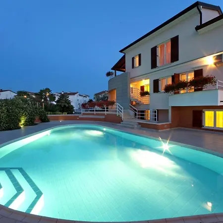 Complex Irena With Pool Penzion 4*