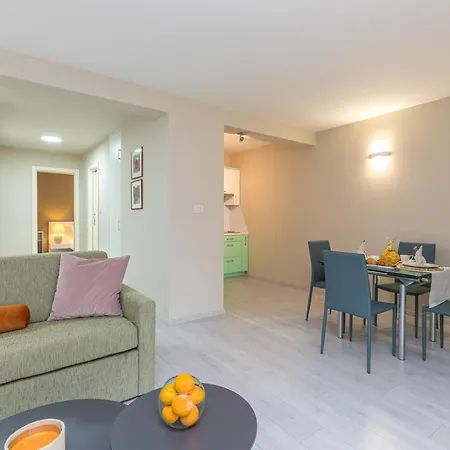 Gostinjska kuća Complex Irena With Pool 4*