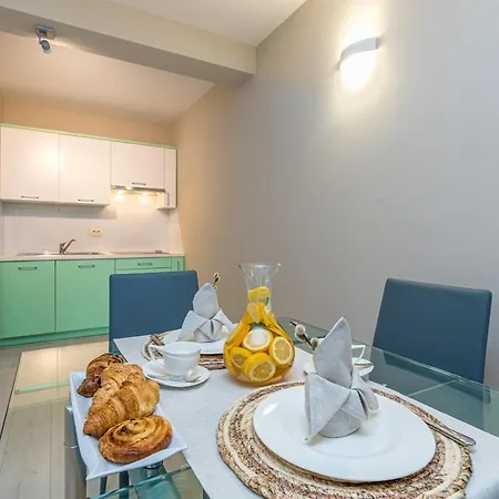 Gostinjska kuća Complex Irena With Pool 4*