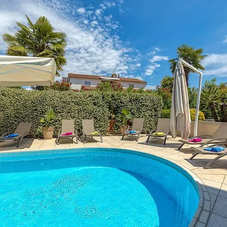 Gostinjska kuća Complex Irena With Pool Porec