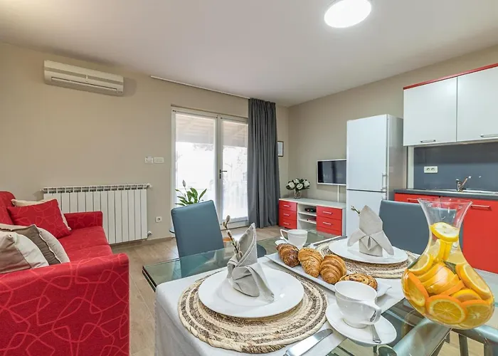 Complex Irena With Pool Pensionat 4*