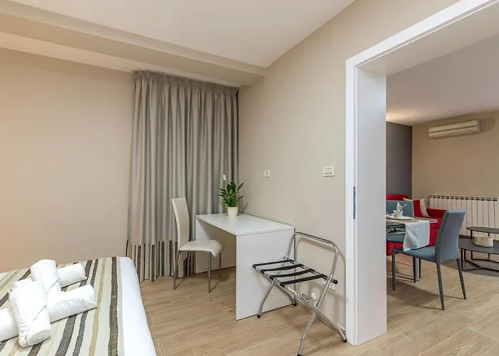 Complex Irena With Pool Affittacamere Porec