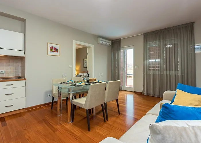 Complex Irena With Pool